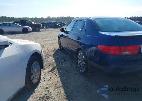 2005 Honda Accord 2.4 Dx z USA, uszkodzony, nr VIN 1HGCM56125A102949